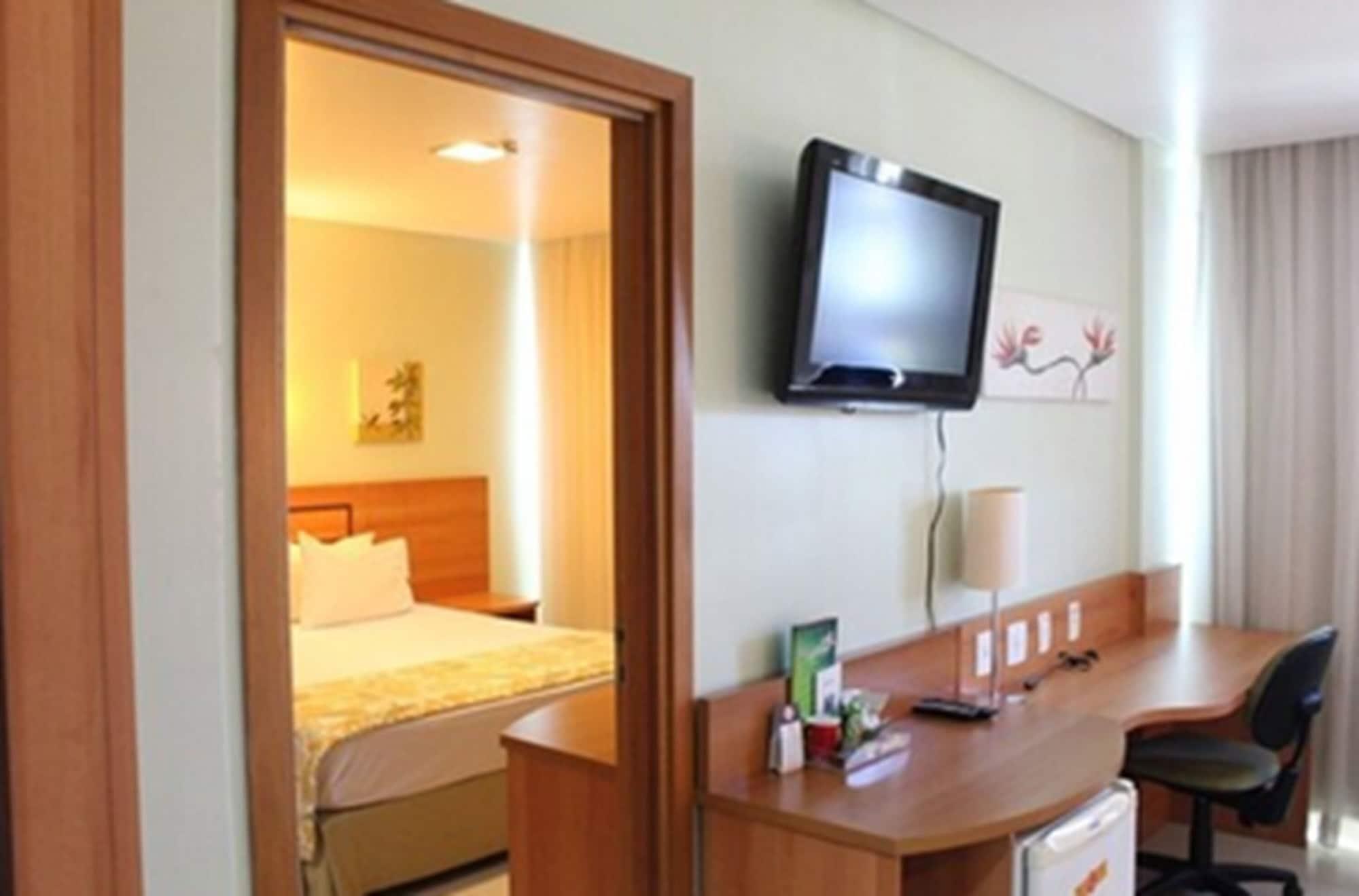 Comfort Hotel Manaus Exterior foto