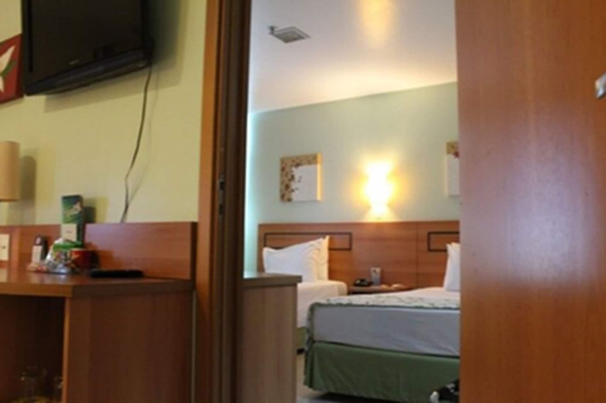 Comfort Hotel Manaus Exterior foto
