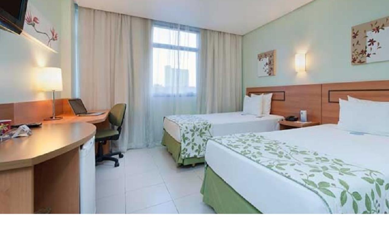 Comfort Hotel Manaus Exterior foto