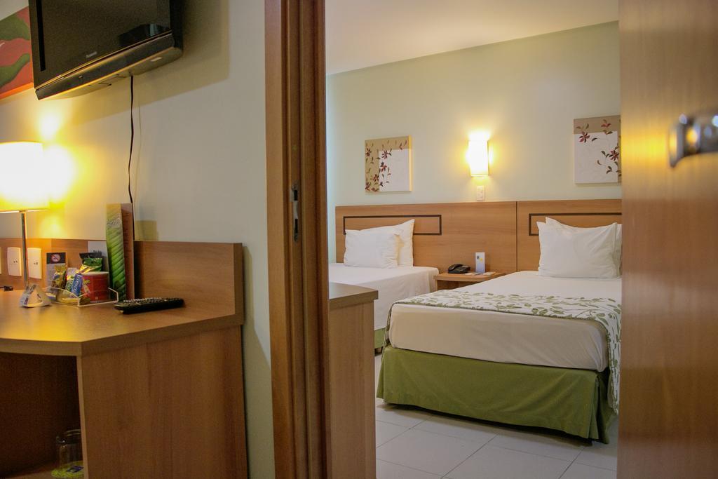 Comfort Hotel Manaus Exterior foto